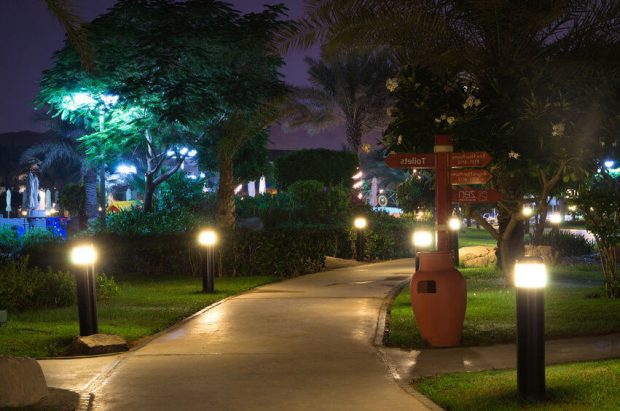 Đèn năng lượng sân vườn