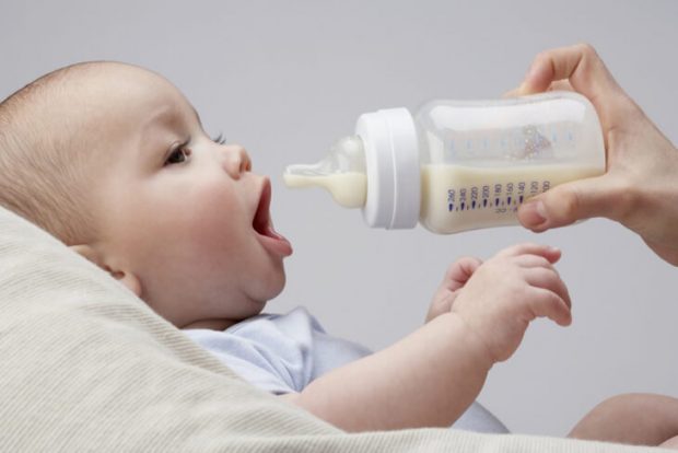 mẹo chữa nấc cụt cho trẻ sơ sinh