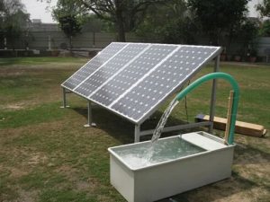 Máy bơm nước từ điện mặt trời